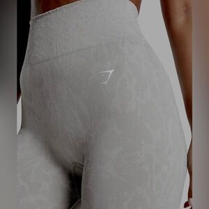 GYMSHARK ADAPT BUTTERFLY GRAY CYCLING SHORTS